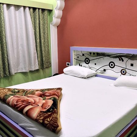 Balaji Palace Bénarès Extérieur photo