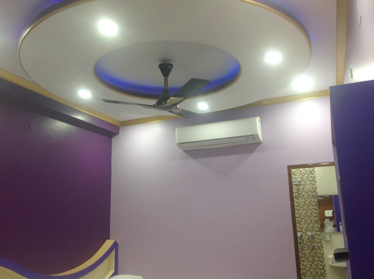 Balaji Palace Bénarès Extérieur photo