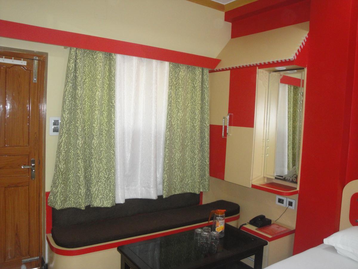 Balaji Palace Bénarès Extérieur photo